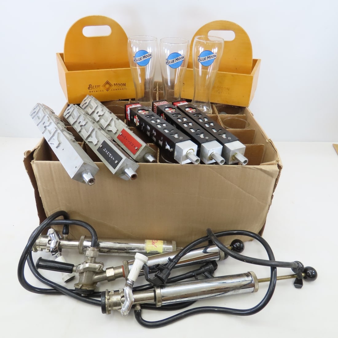 Blue Moon Pilsner Glasses, Surly Beer Tap Handles (1 of 19)