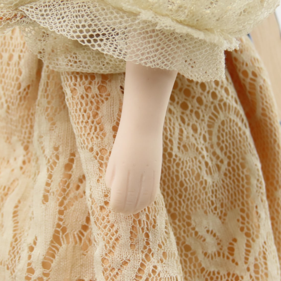 2 Antique Heubach Koppelsdorf Bisque Head Dolls - 8