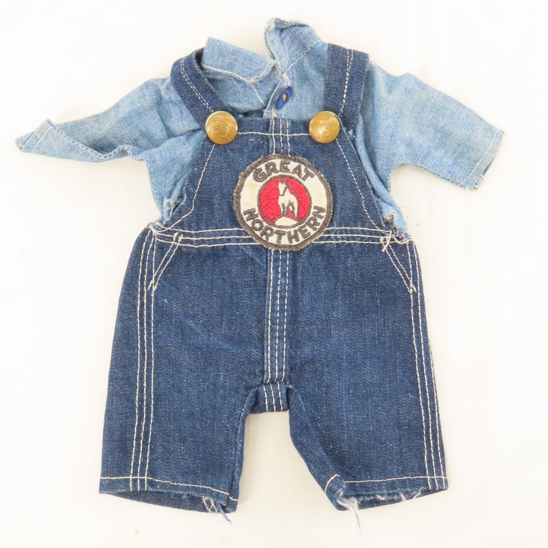 1930's Buddy Lee Original Lee Overall & Shirt: 1930's Buddy Lee Original Lee Overall & Shirt - Great Northern Railway Patch has been sewn on front. 9" long. Lot size: 9x5x1", .5lbs Photos are part of description. (Live Auctioneers only shows a