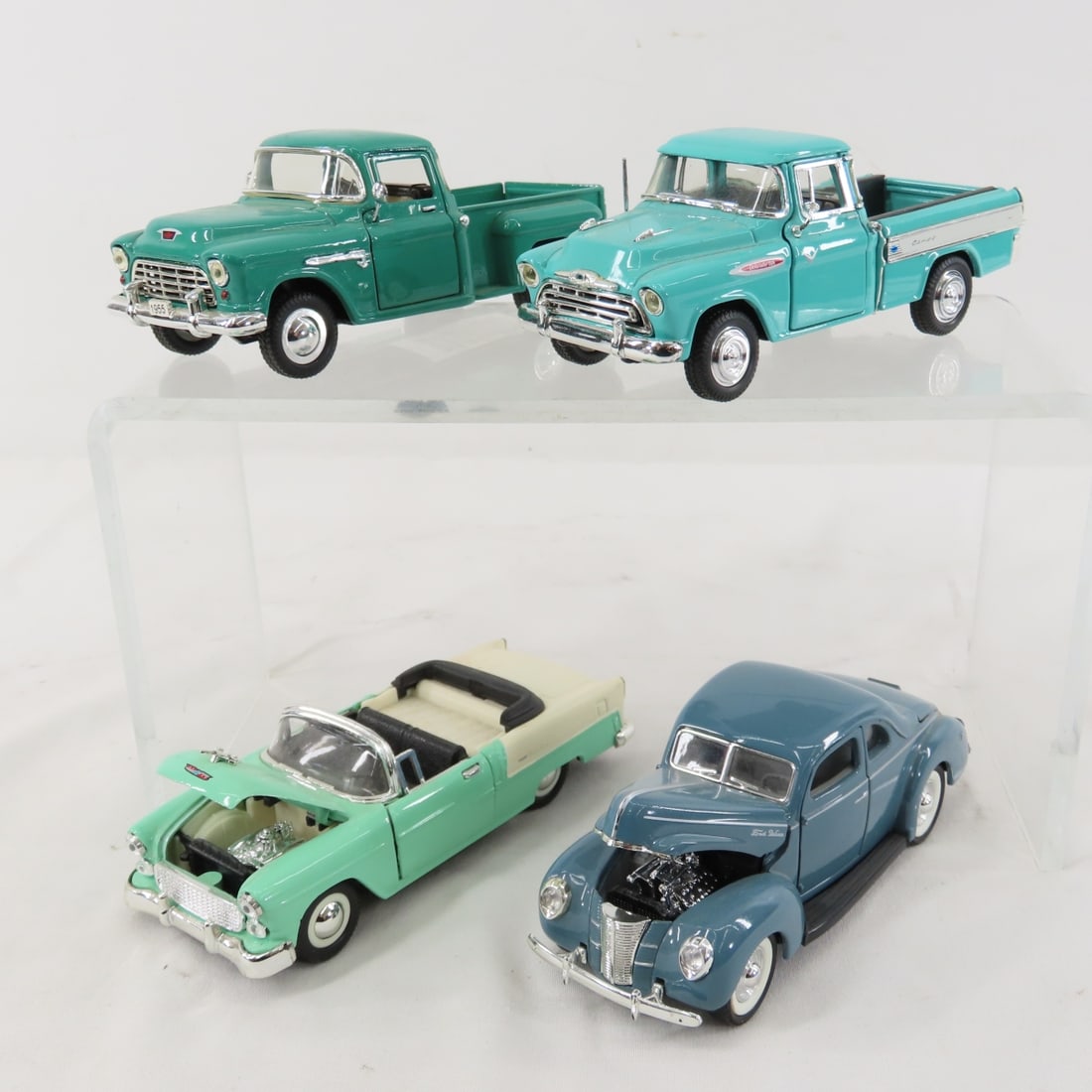 Collection of Diecast Classic Cars, Maisto & Other - 11