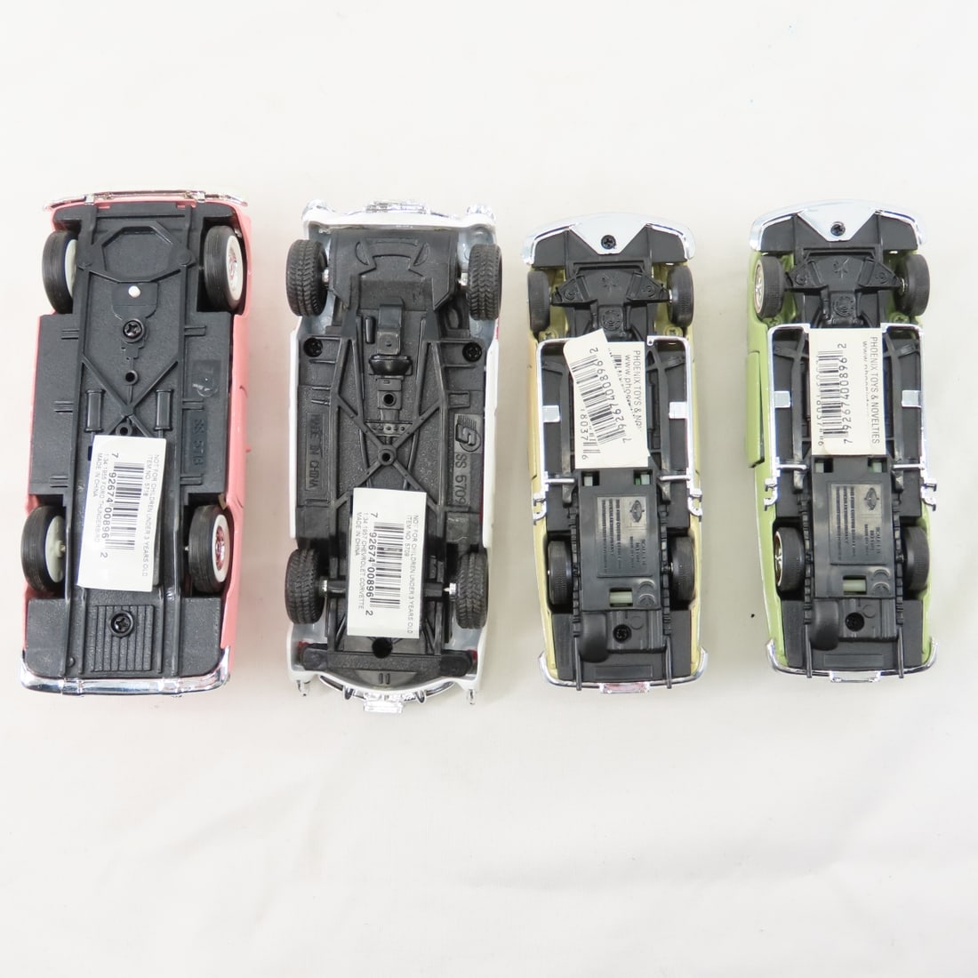 Collection of Diecast Classic Cars, Maisto & Other - 15