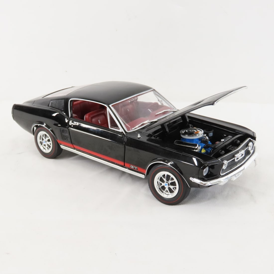 Collection of Diecast Classic Cars, Maisto & Other - 2