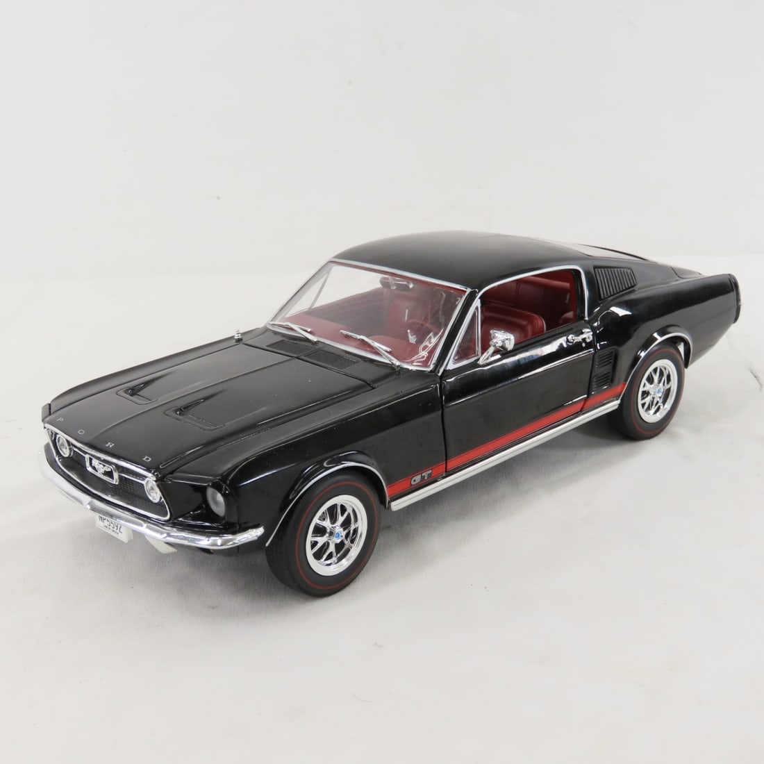 Collection of Diecast Classic Cars, Maisto & Other - 3