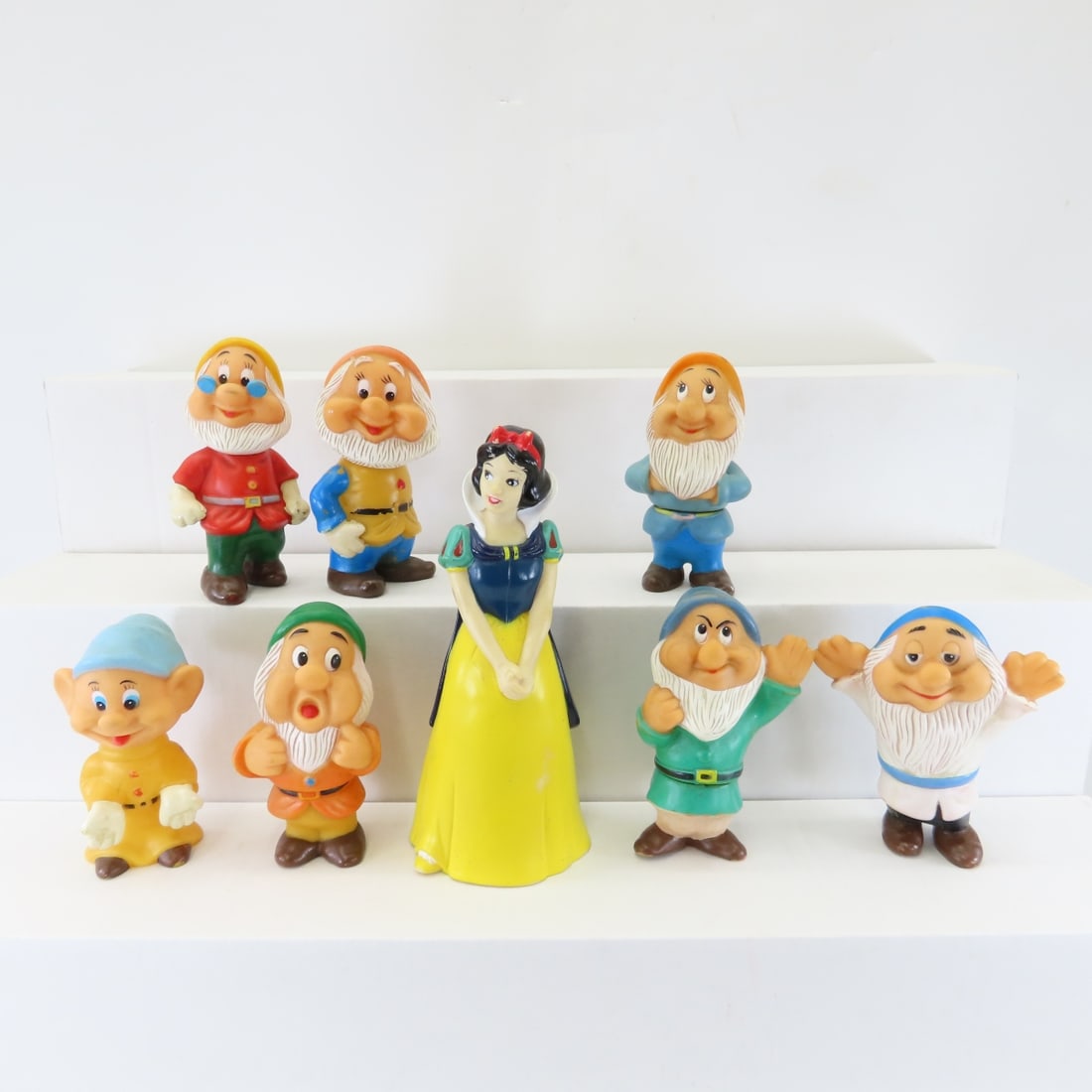 Disney Snow White & Seven Dwarves Vinyl Toys (1 of 19)