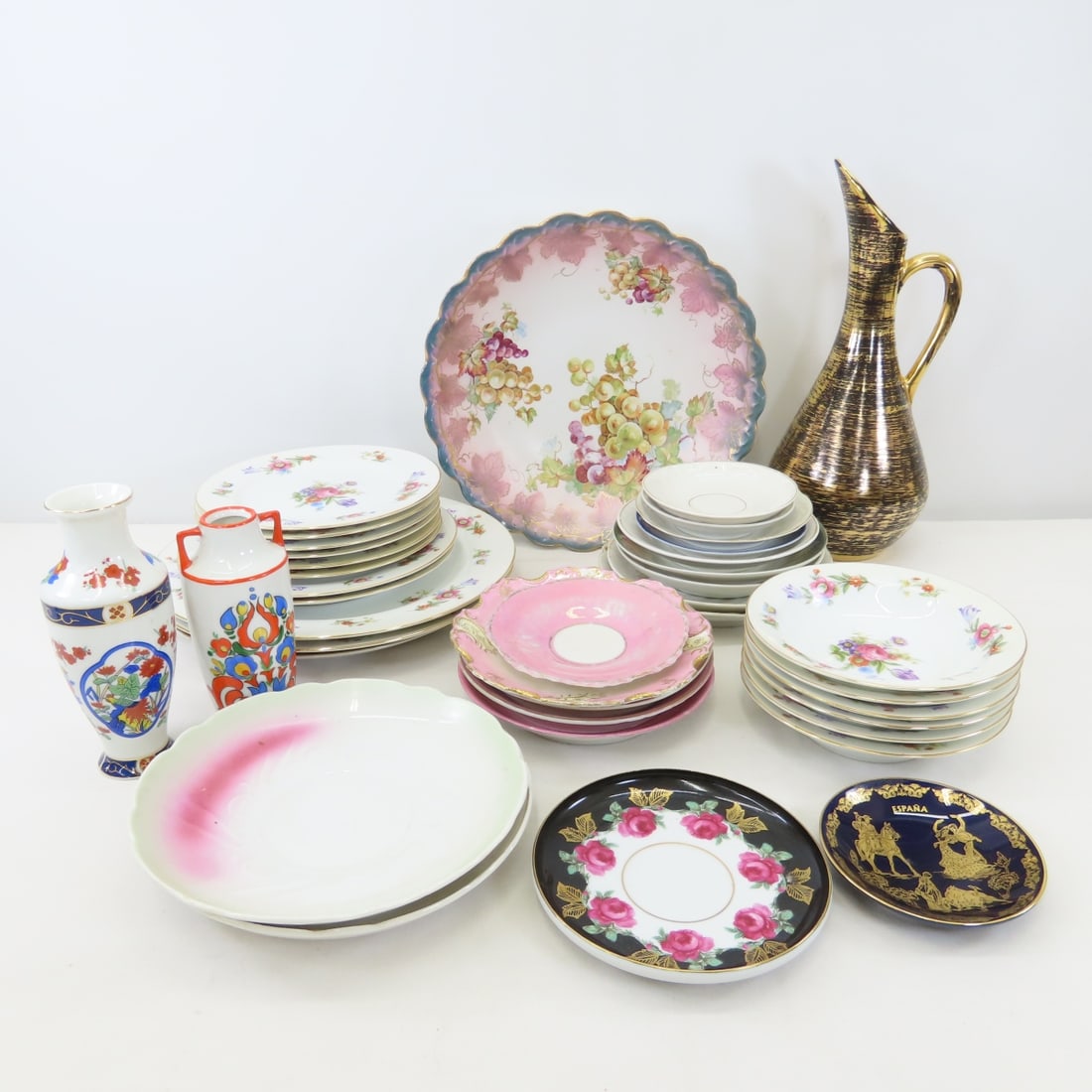Stangl, Occupied Japan & other plates, bowls, vase (1 of 20)