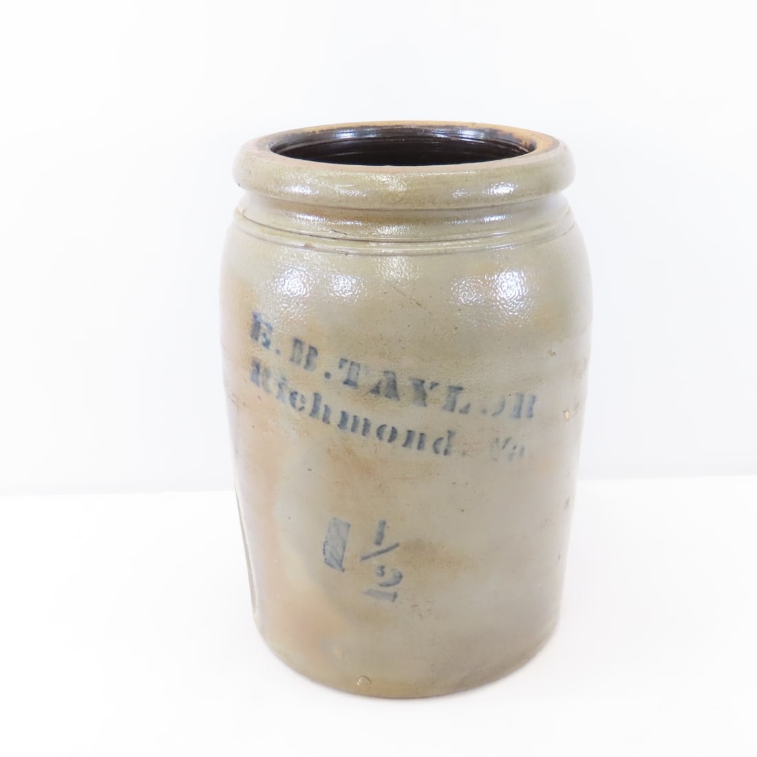 E.B. Taylor Richmond, Va 1 1/2 Gallon Crock (1 of 7)