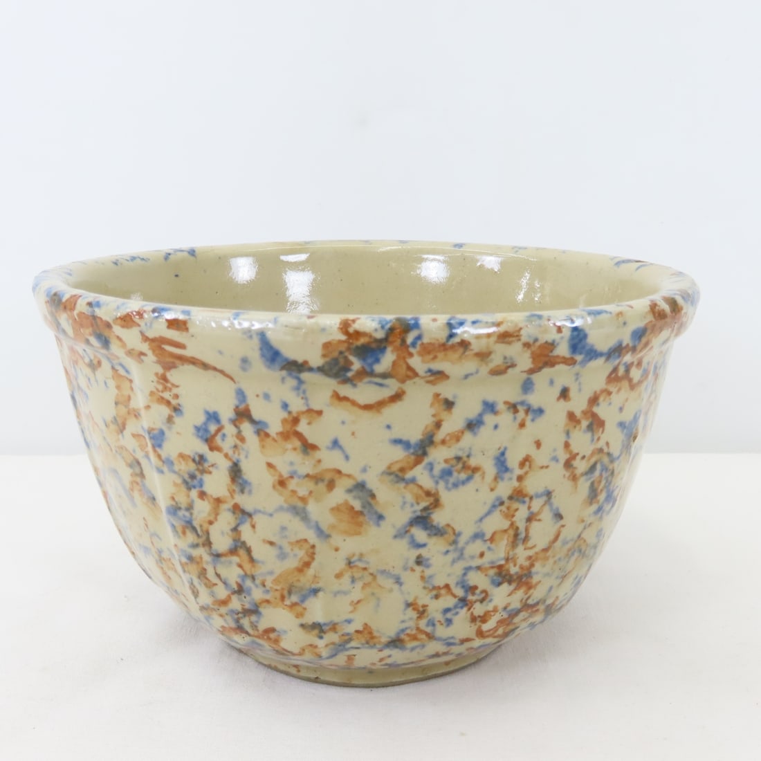 Red Wing Spongeware Advertising Bowl Kwality Prod (1 of 6)