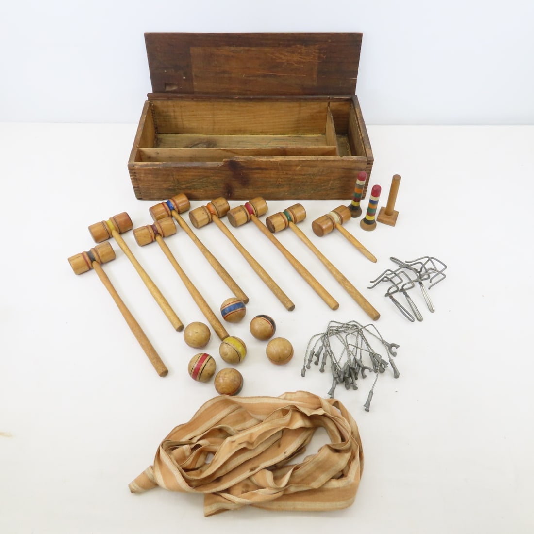 Antique Tabletop Croquet Set in wood case (1 of 18)