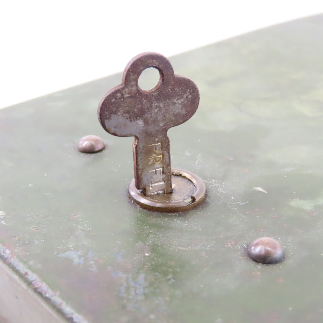 Lodge 17 Cast Iron Pan, Muffin Pan & More - 12