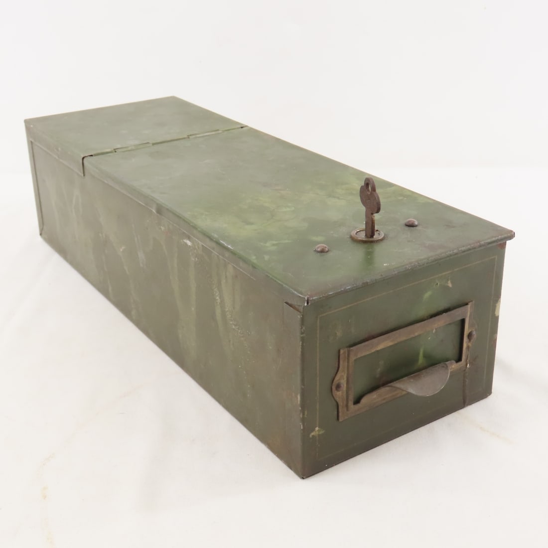 Lodge 17 Cast Iron Pan, Muffin Pan & More - 8