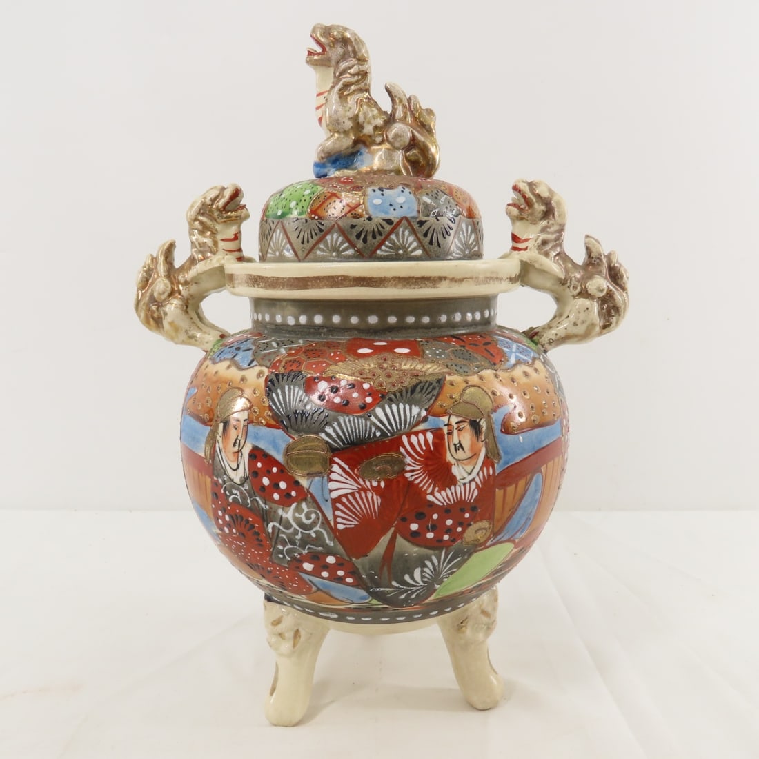 Antique Japanese Satsuma style covered vase - 3