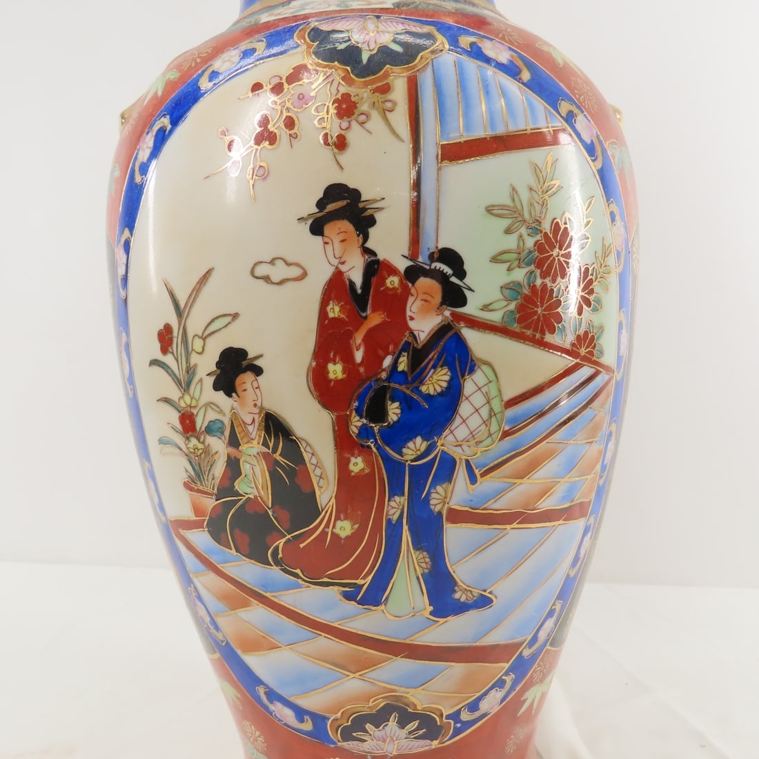 Japanese Imari style Vase with stand, signed - 7