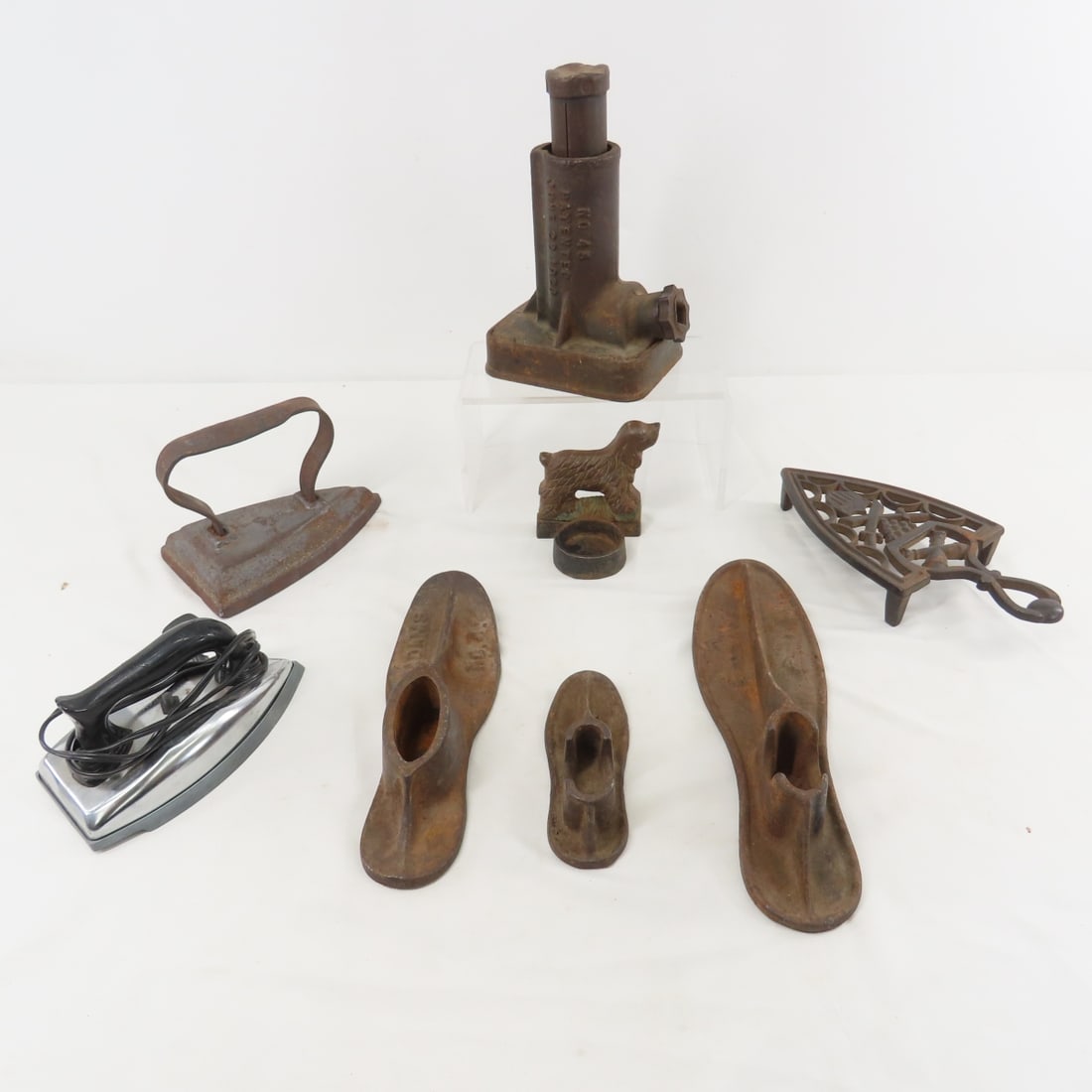 Cobbler Forms, Sad Iron, Jack, Candle Holder (1 of 15)