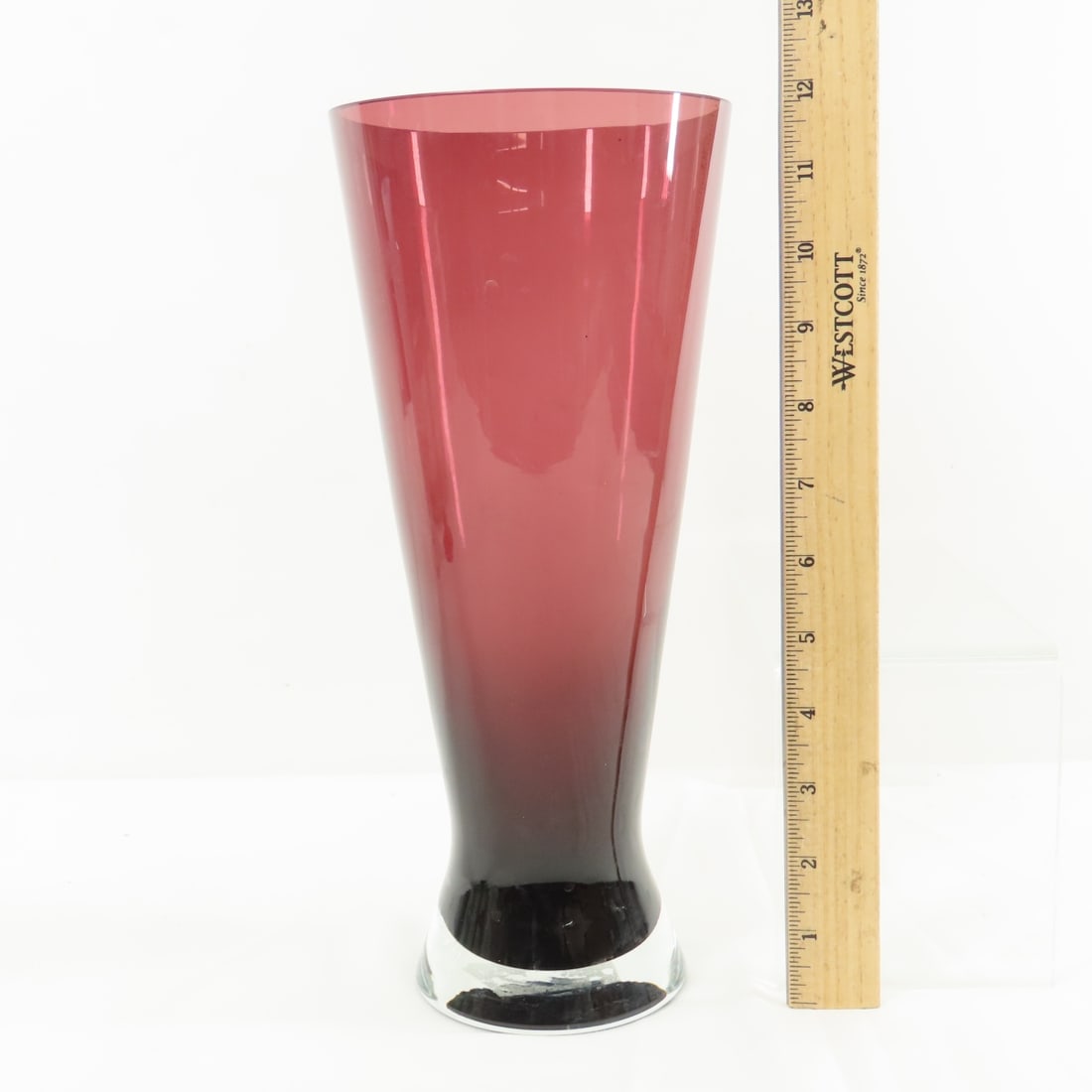 Modern Glass and Ceramic Decor Pieces - 9