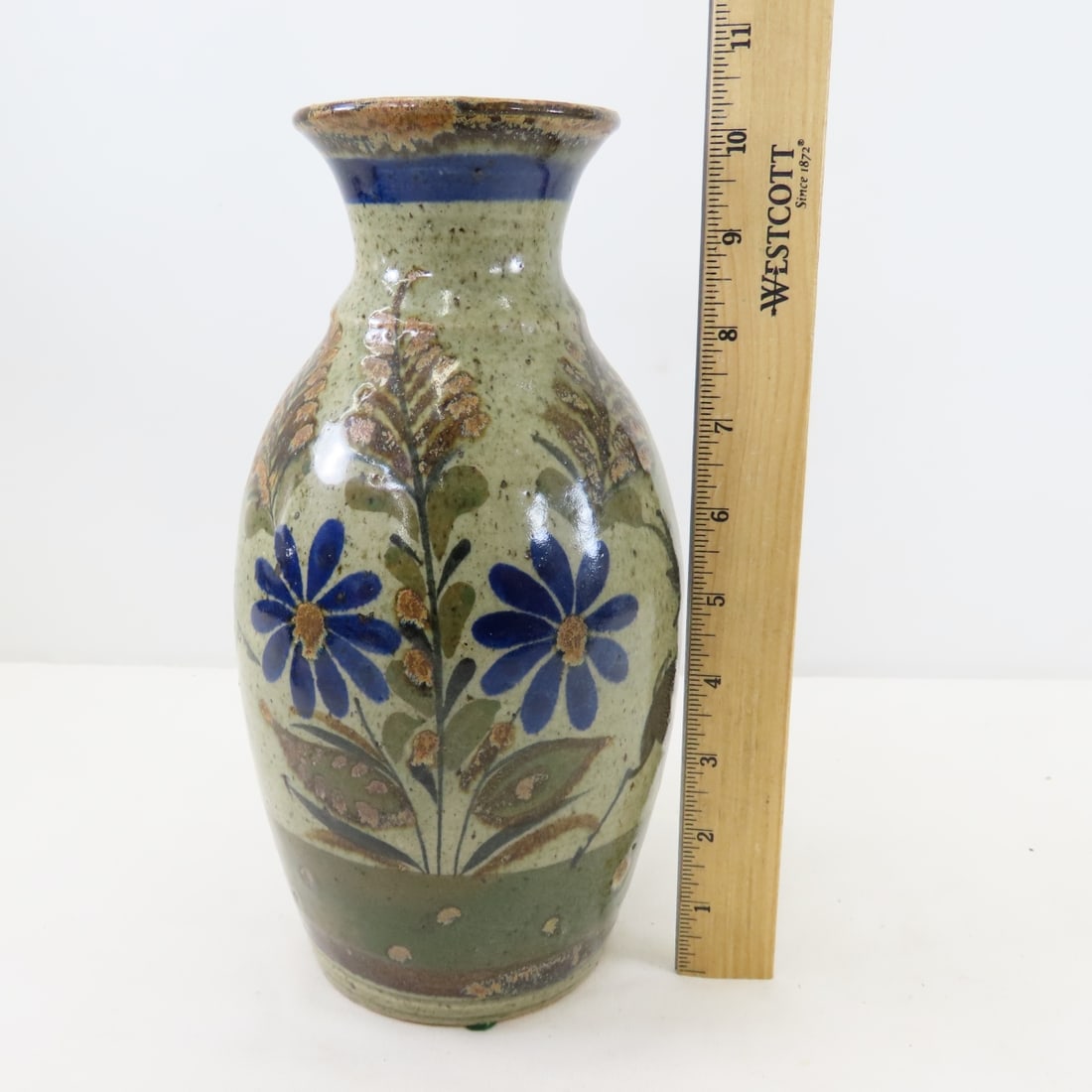 Roseville Ohio & Vintage Art Show Pottery - 9