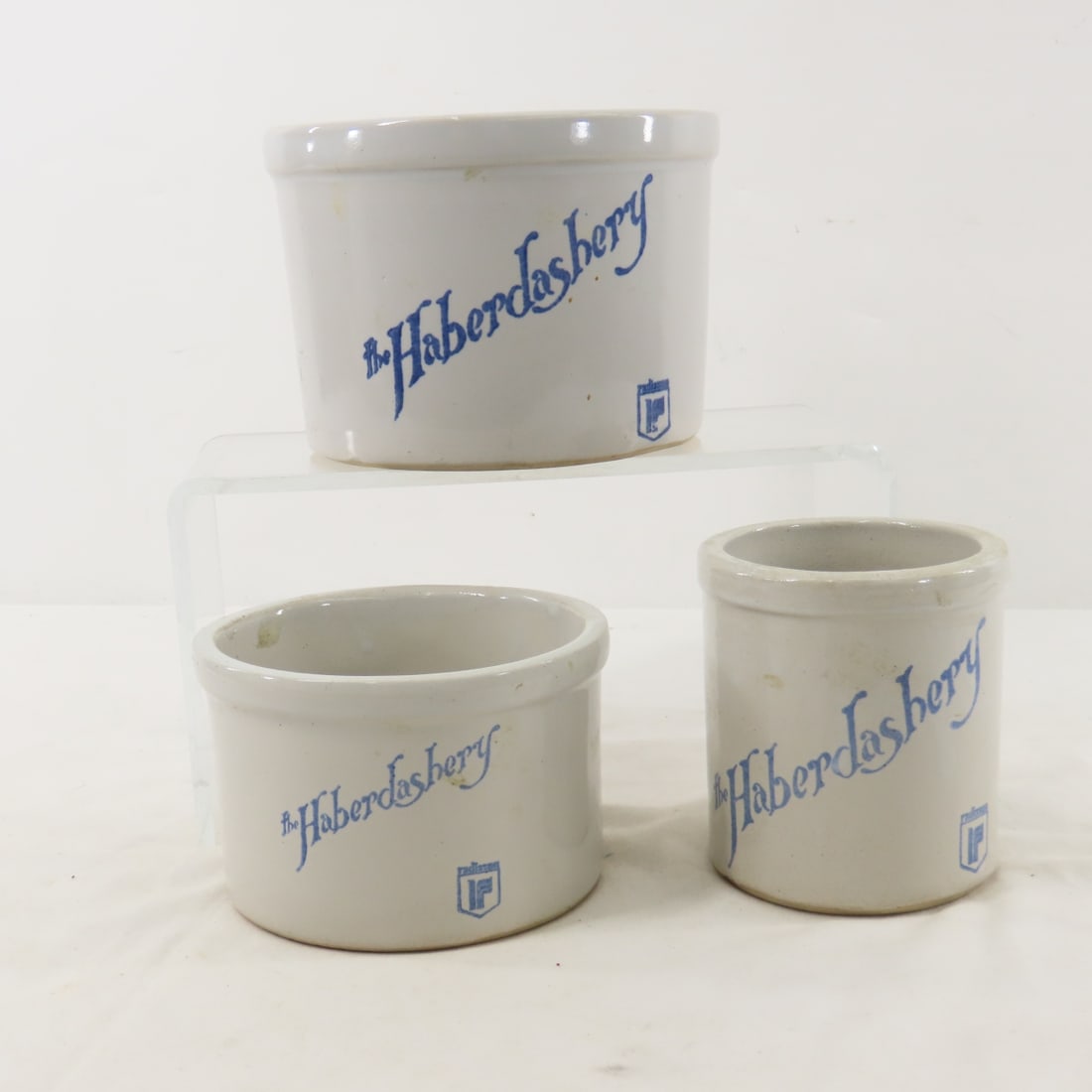 3 Vintage Radisson Hotel Haberdashery Hotel Crocks: 3 Vintage Radisson Hotel Haberdashery Hotel Crocks - 3 Different Sizes: 5" x 4" tall, 3" x 4' tall, 4" x 3" tall. Lot Size: 11 x 10 x 5", 4 lbs Photos are part of description. (Live Auctioneers