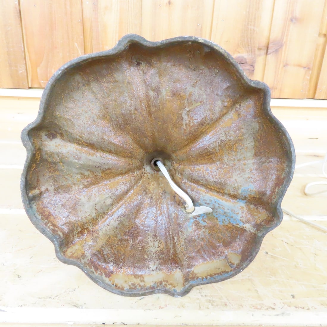 2 Antique Hubbard Style Cast Metal Lamps - 15