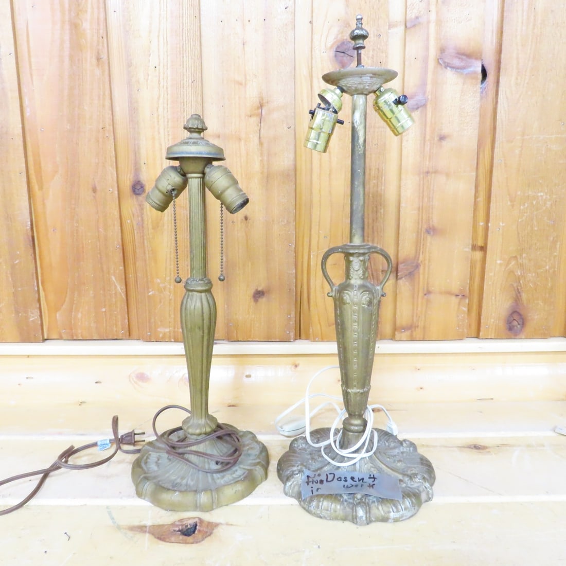 2 Antique Hubbard Style Cast Metal Lamps (1 of 18)