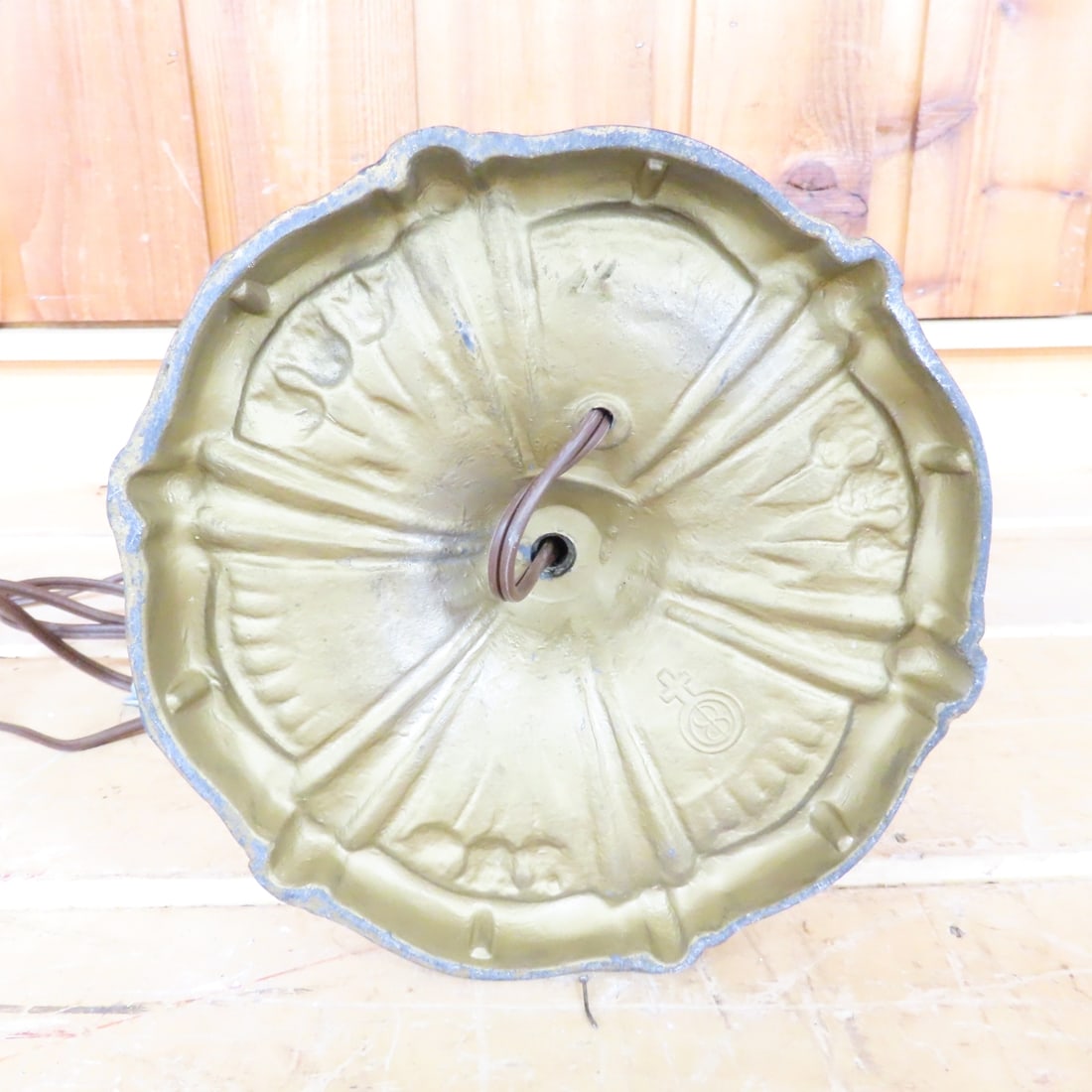 2 Antique Hubbard Style Cast Metal Lamps - 7