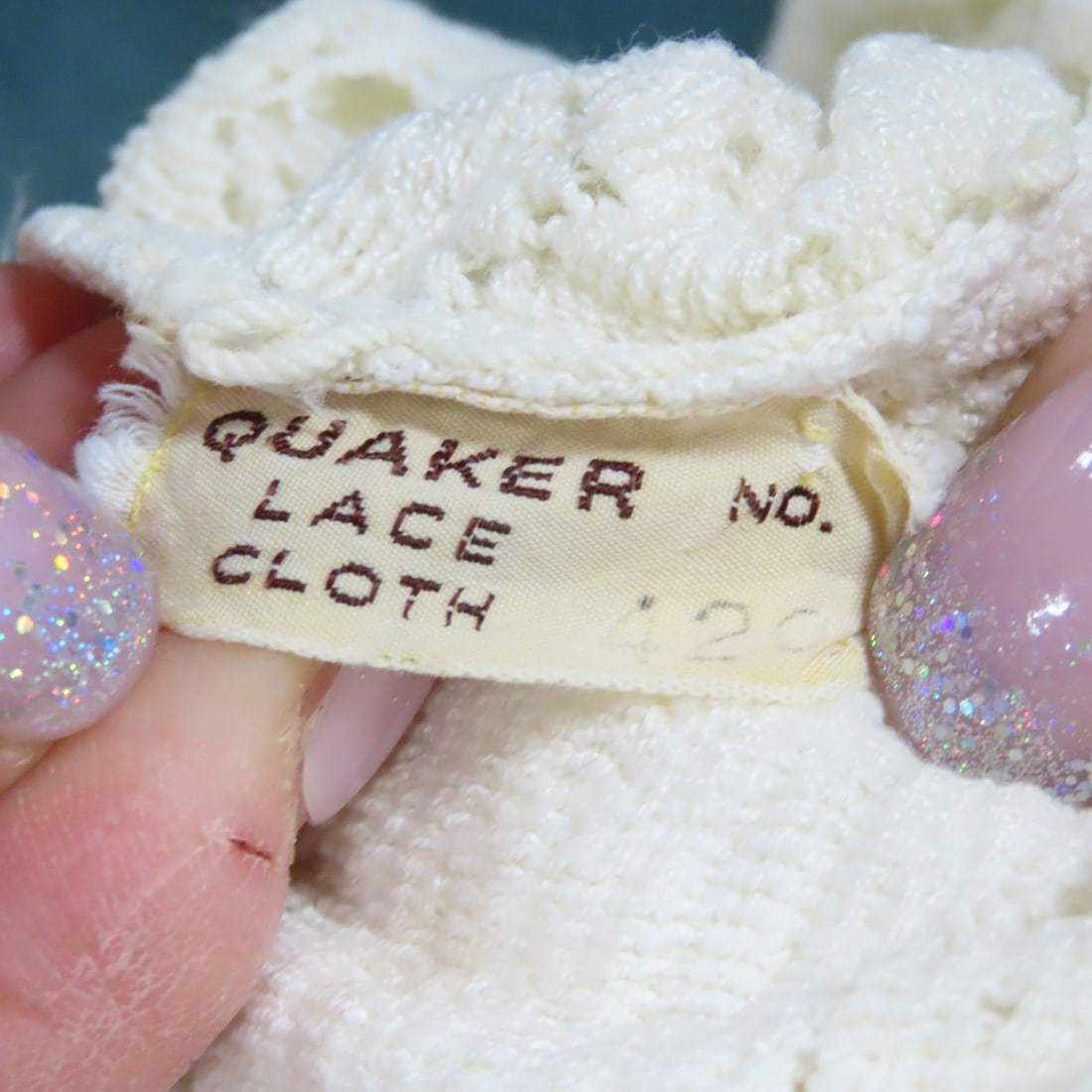 9 Quaker Lace Tablecloths - 5