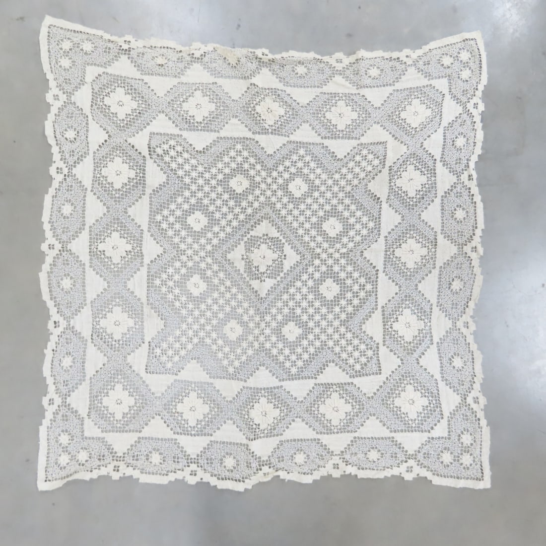 Lace & Tatting Doilies, Runners and Tablecloths - 14