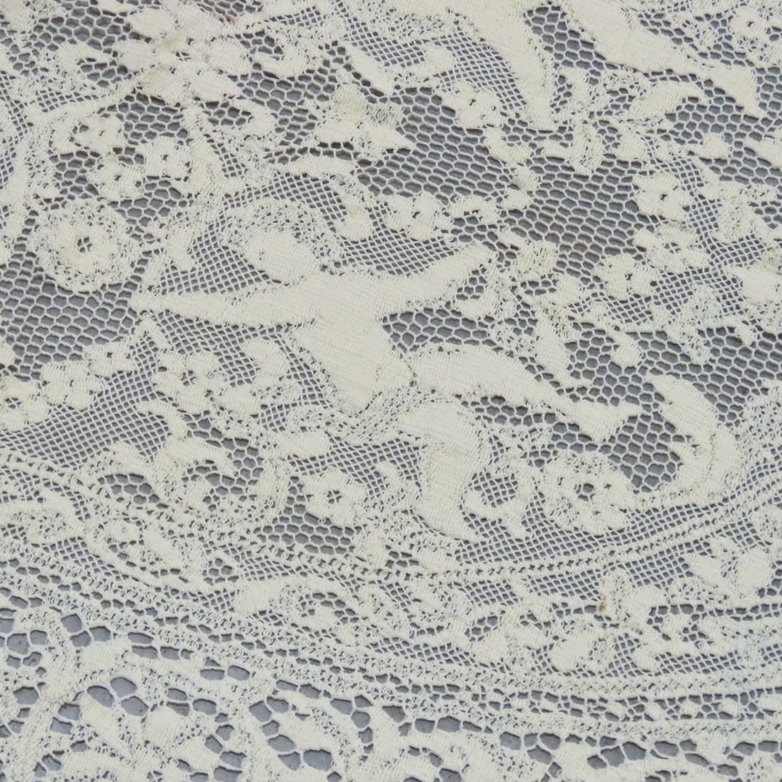 7 Quaker & Other Lace Tablecloths - 6