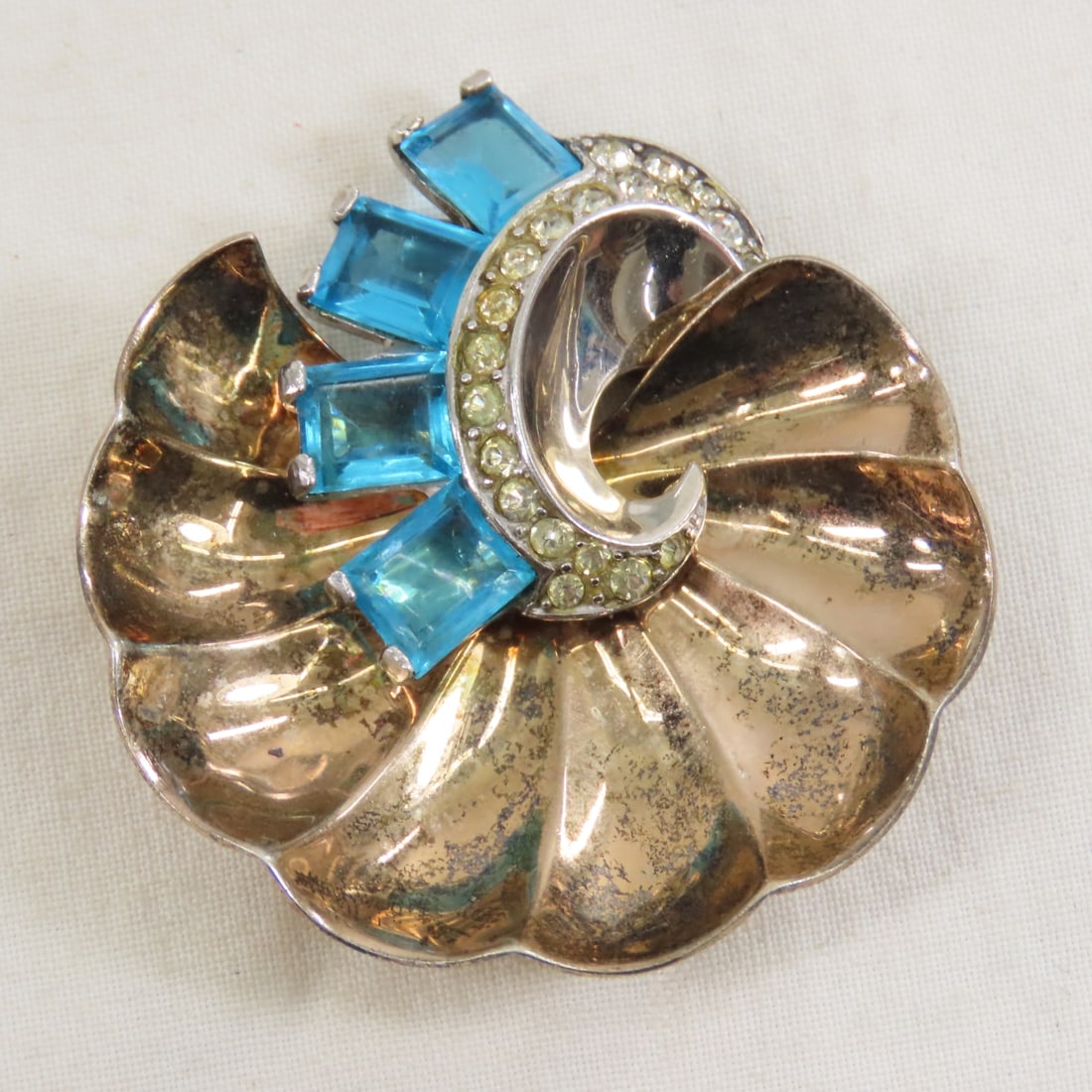 Marcel Boucher Signed Sterling Silver Fur Clip: Marcel Boucher Signed Sterling Silver Fur Clip - design number 2351, no missing stones. Lot size 3x3x1", 1 oz Photos are part of description. (Live Auctioneers only shows a max of 20 photos). Please