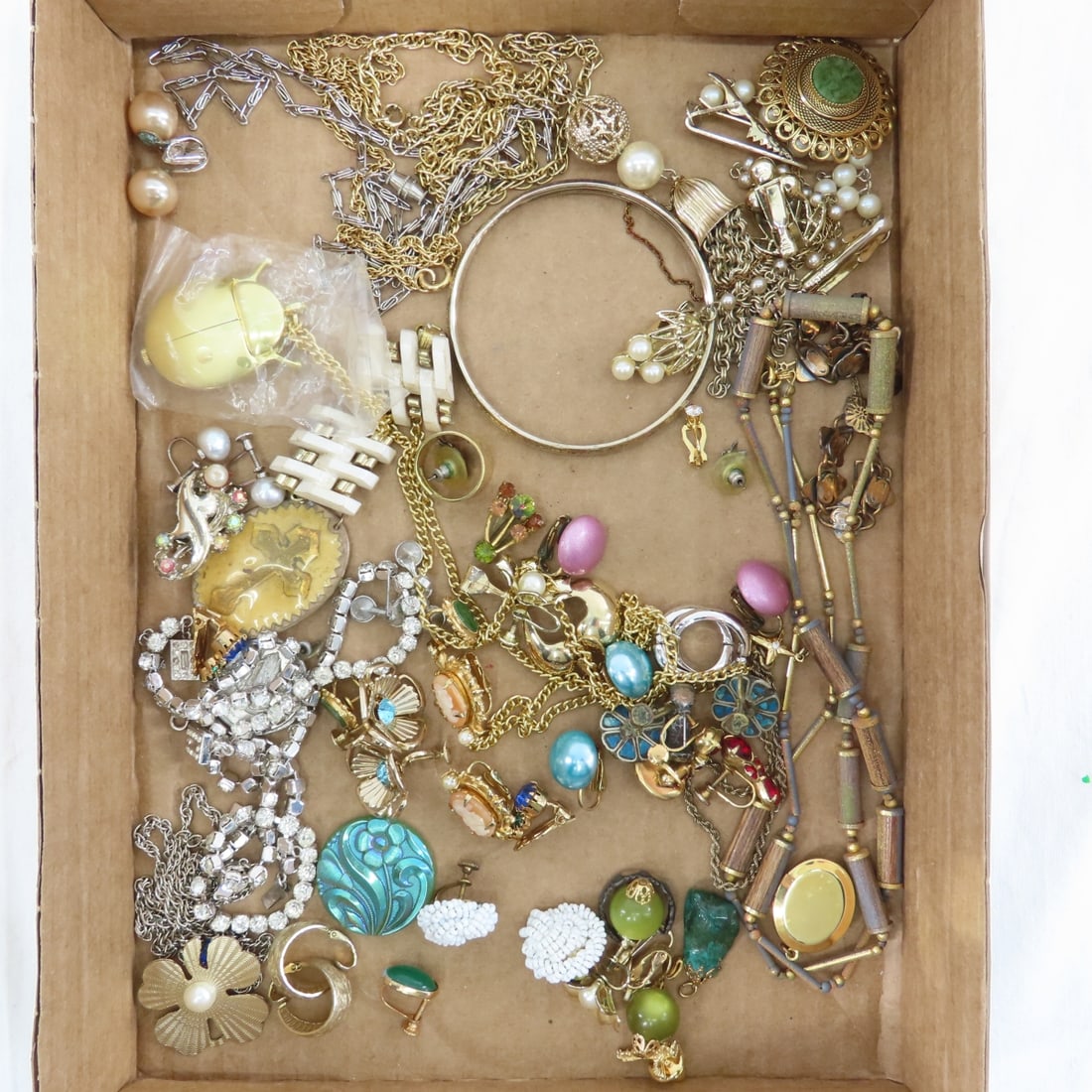 Vintage Jewelry, Fashion Rings and More - 9