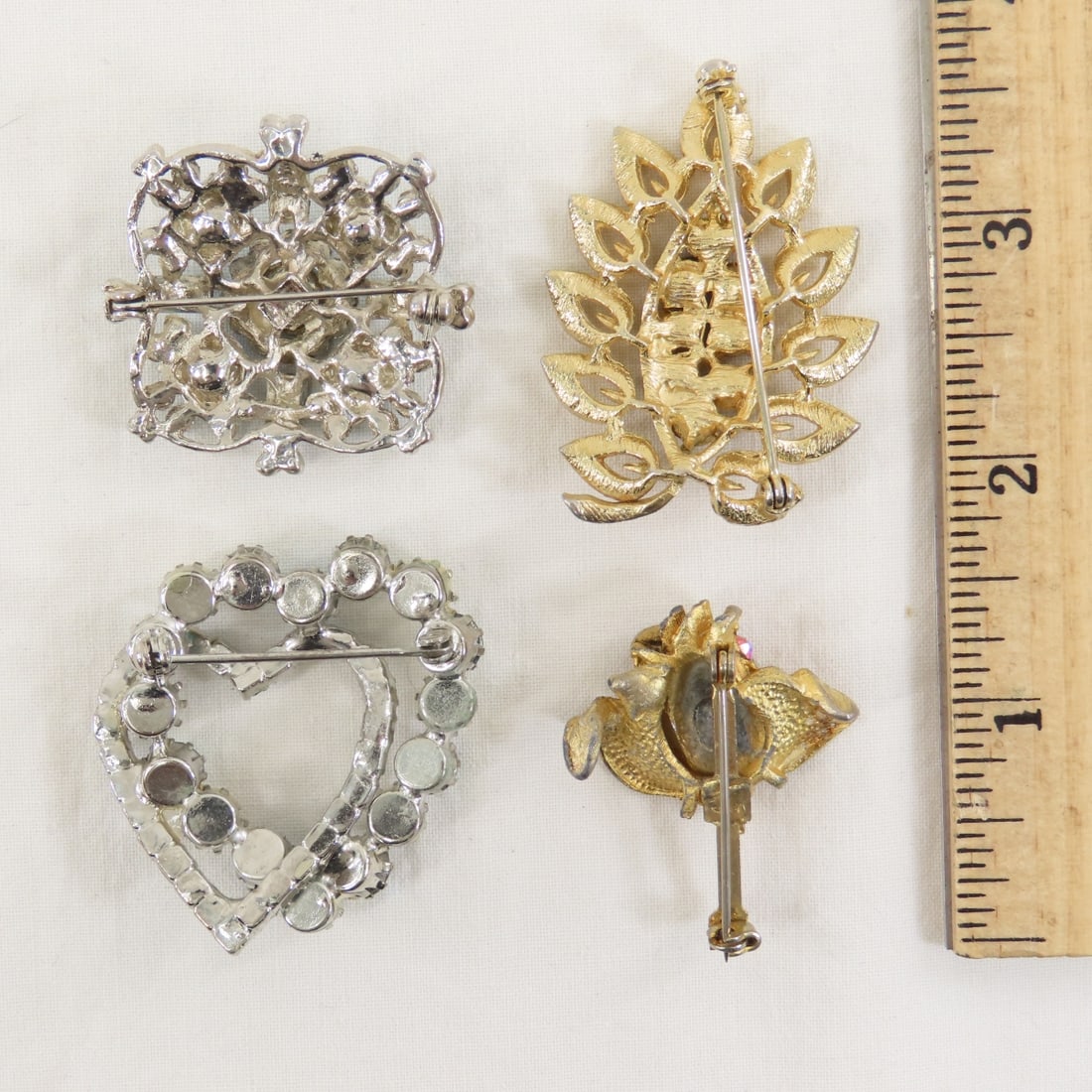 21 Vintage Rhinestone & Other Brooches - 11