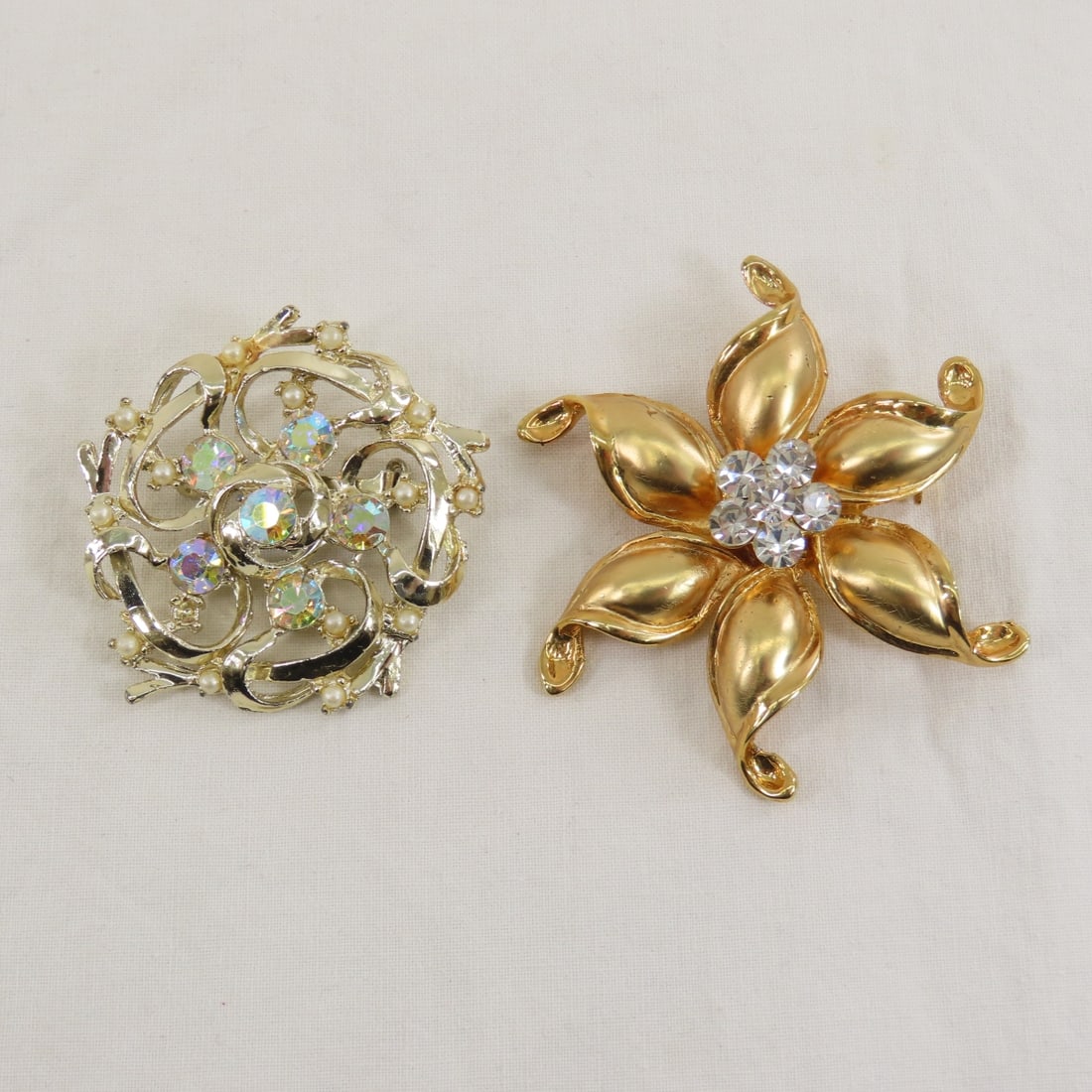 21 Vintage Rhinestone & Other Brooches - 4