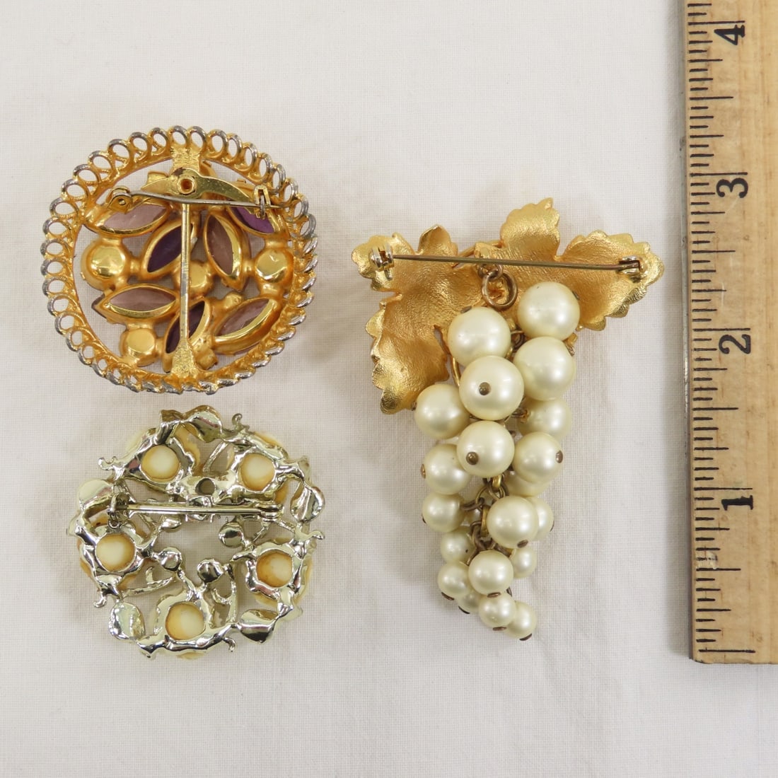 21 Vintage Rhinestone & Other Brooches - 7