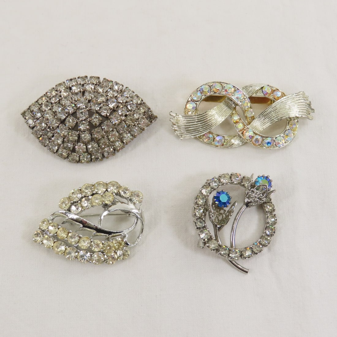 21 Vintage Rhinestone & Other Brooches - 8