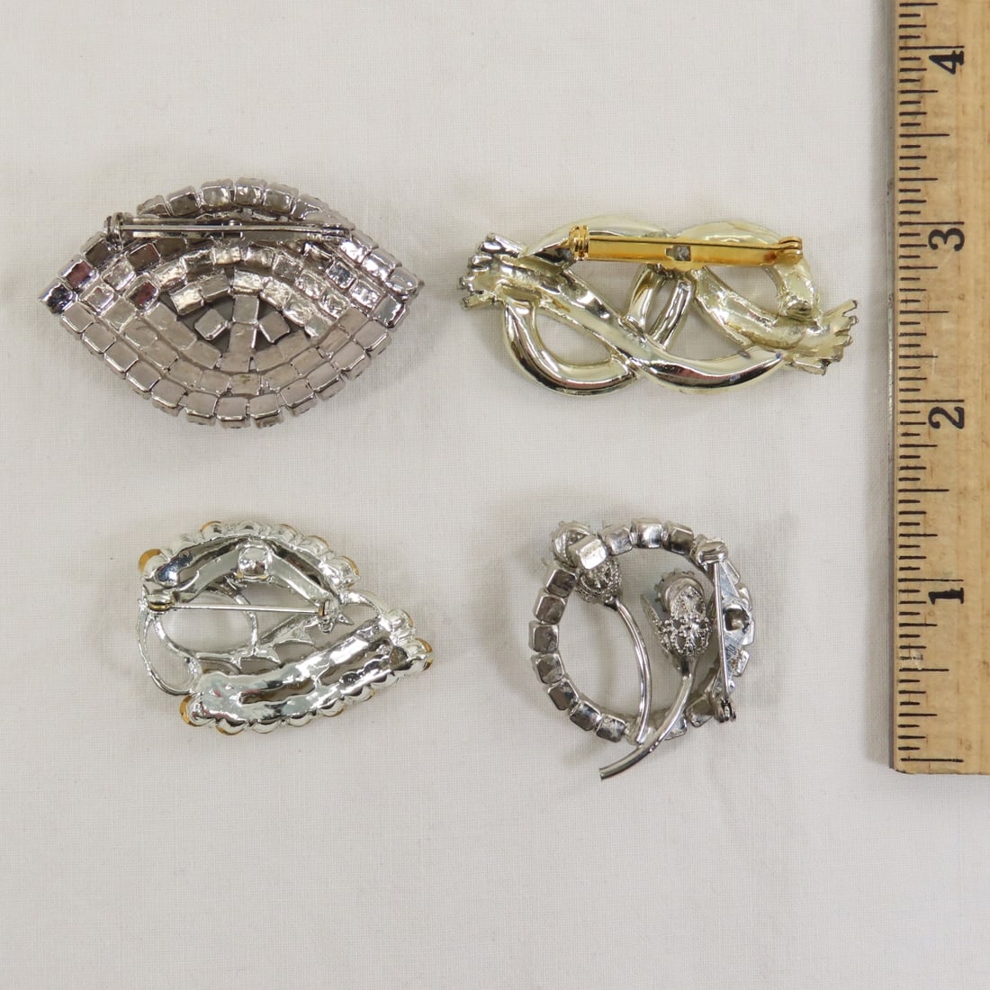 21 Vintage Rhinestone & Other Brooches - 9