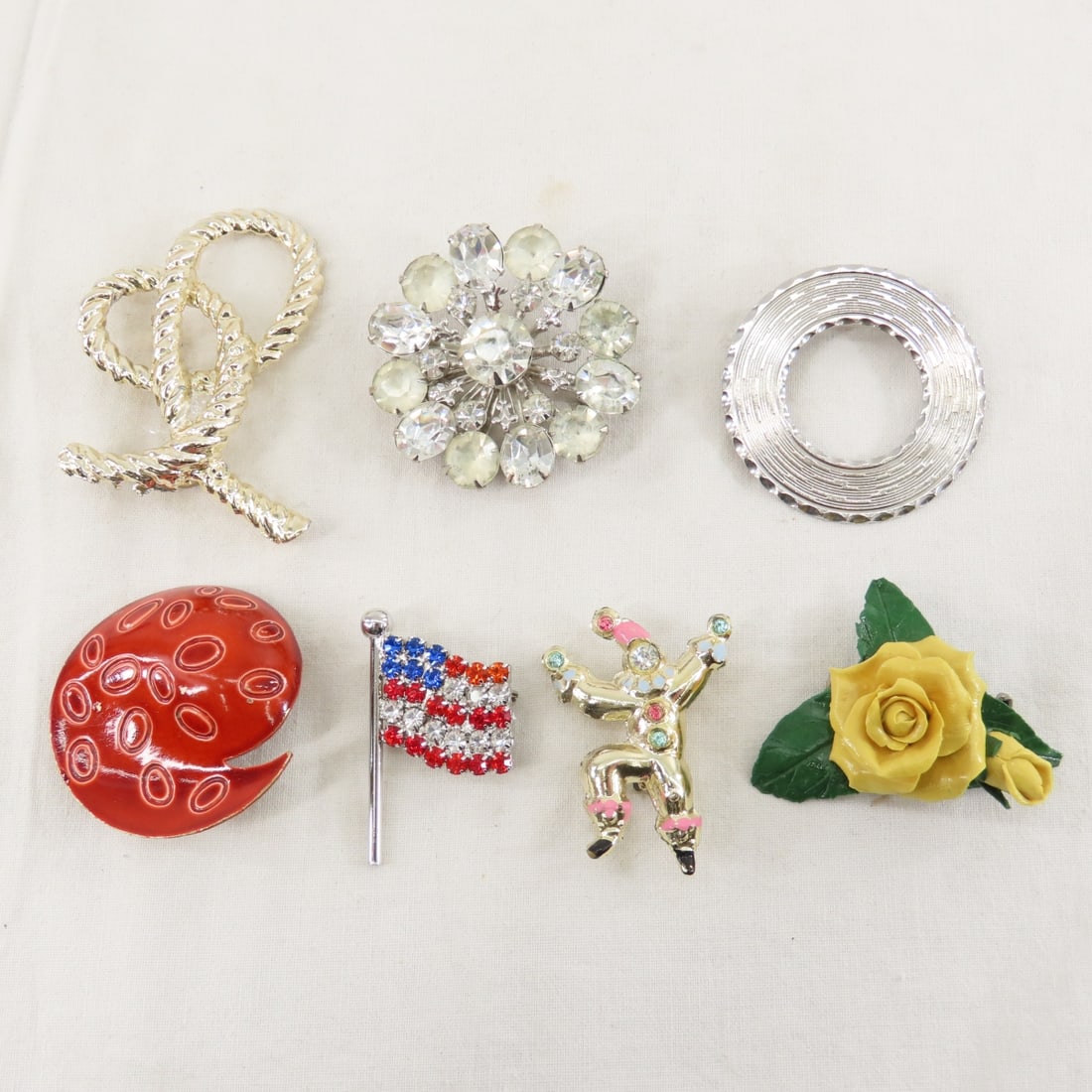 Juliana, Trifari & Other Vintage Brooches - 15