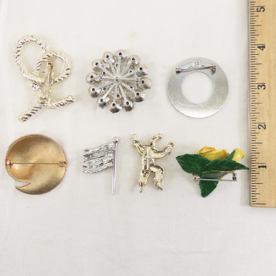 Juliana, Trifari & Other Vintage Brooches - 16