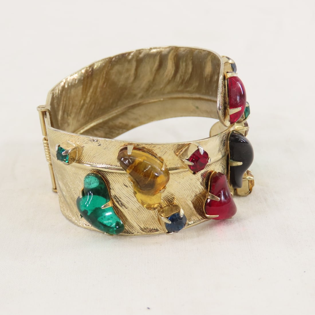 Haskell, Trifari, Bakelite & Vintage Jewelry - 3