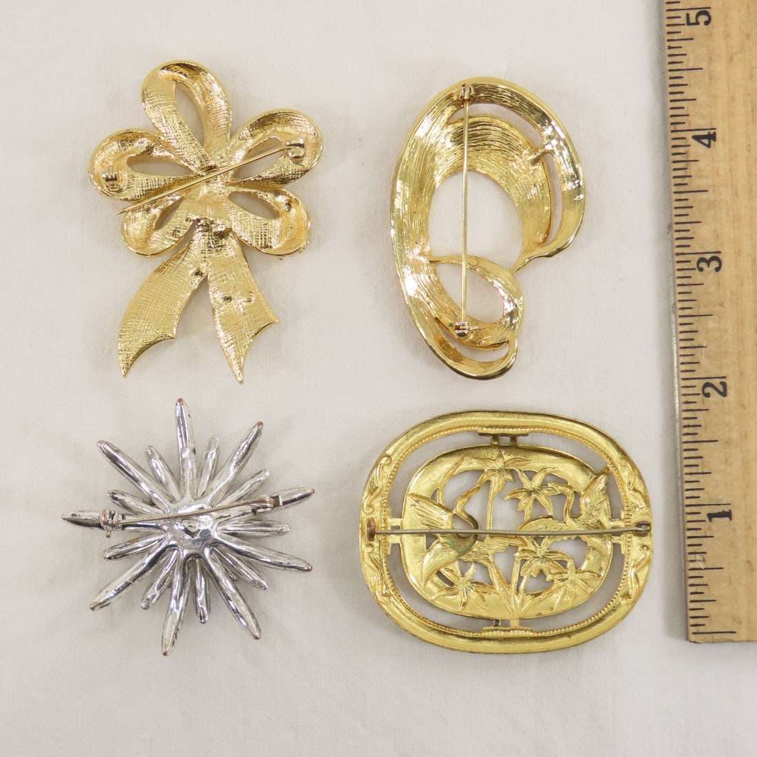 Swarovski and 23 Other Modern Brooches - 5