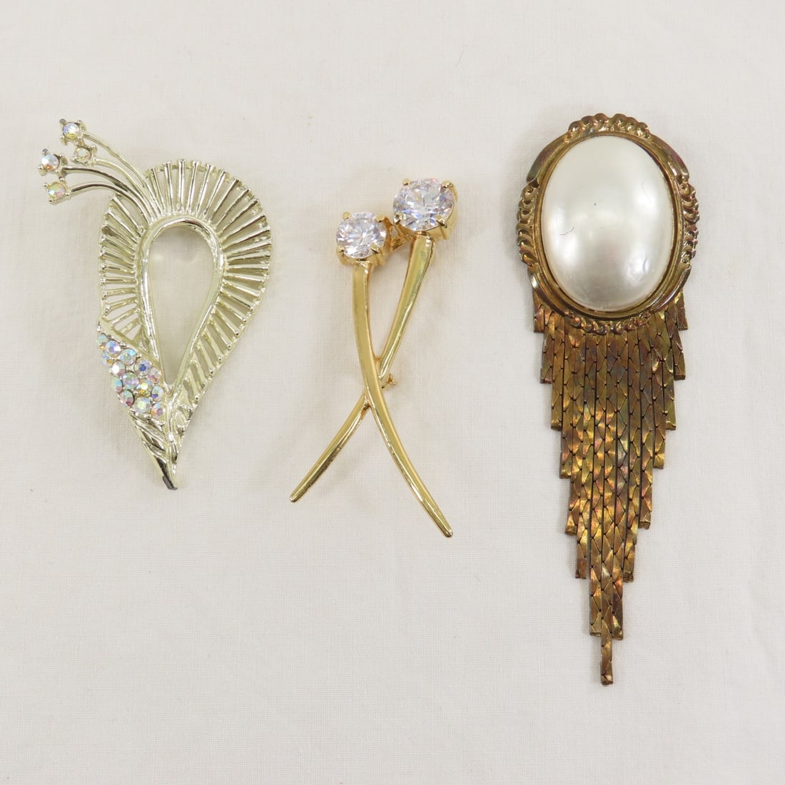 Swarovski and 23 Other Modern Brooches - 6