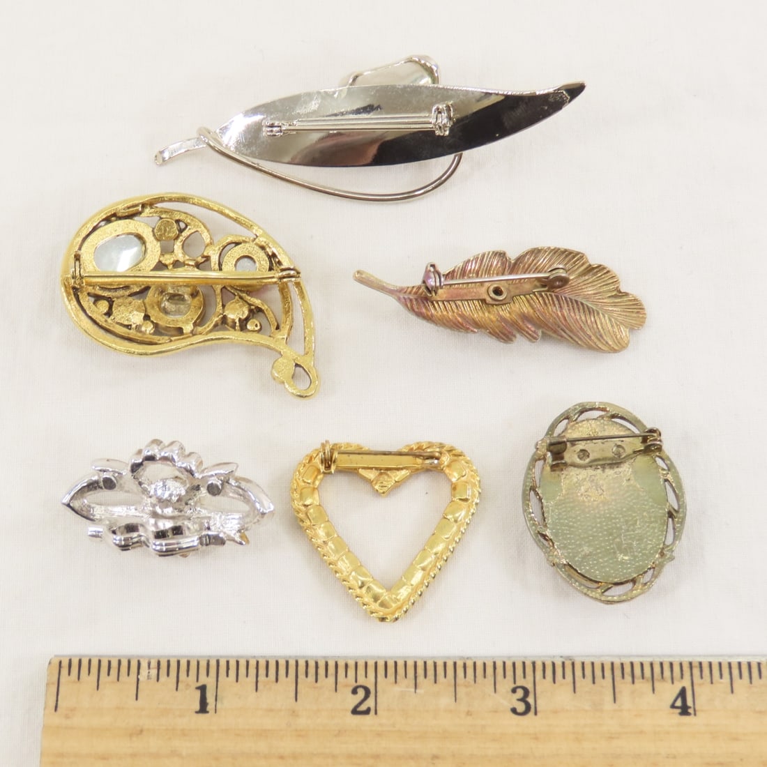 Swarovski and 23 Other Modern Brooches - 9