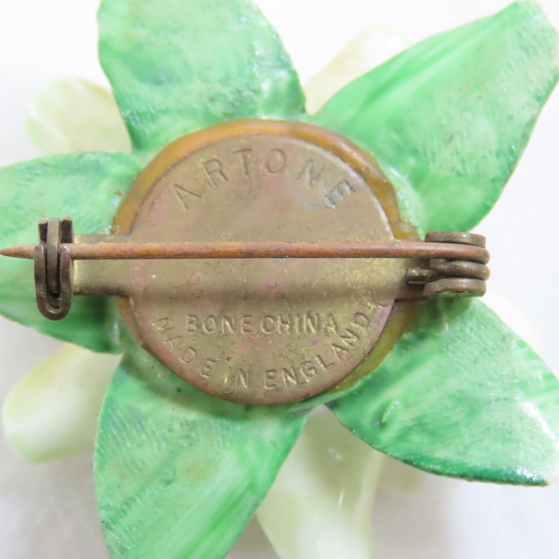 26 Vintage Floral Brooches - 12