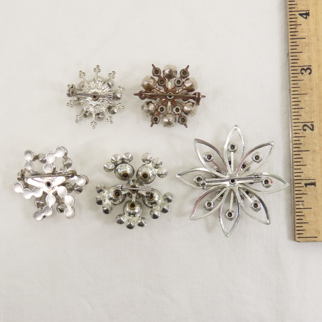 26 Vintage Floral Brooches - 14