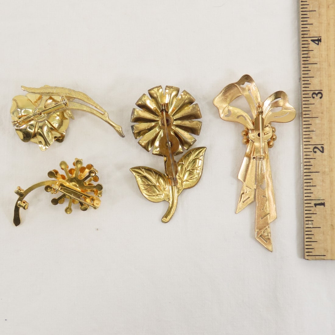 26 Vintage Floral Brooches - 7