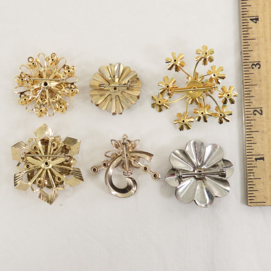 26 Vintage Floral Brooches - 9
