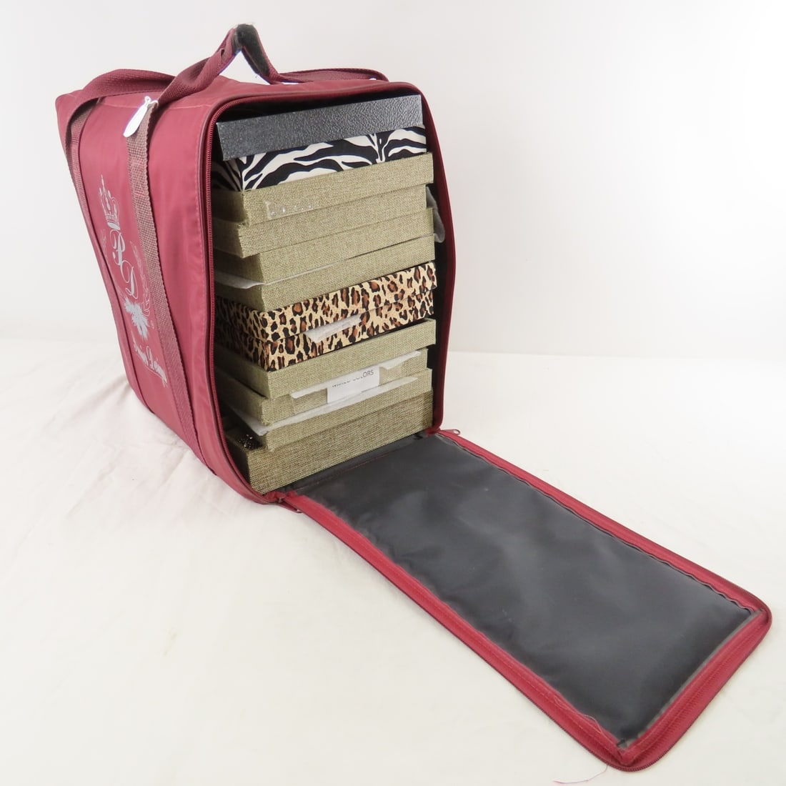 New Premiere Designs Jewelry & Displays - 13