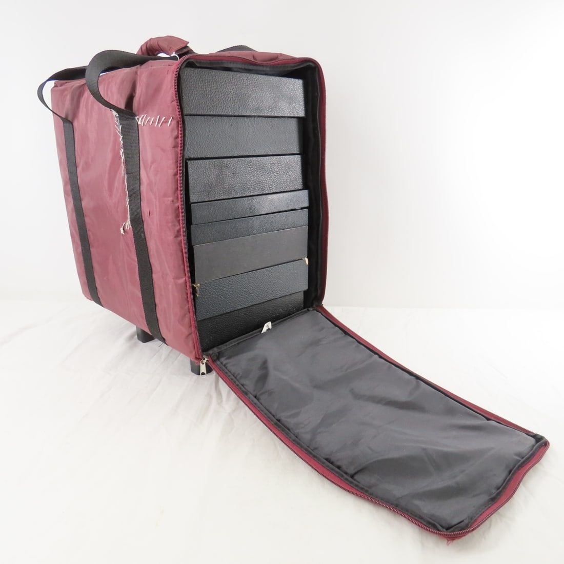 New Premiere Designs Jewelry & Displays - 10