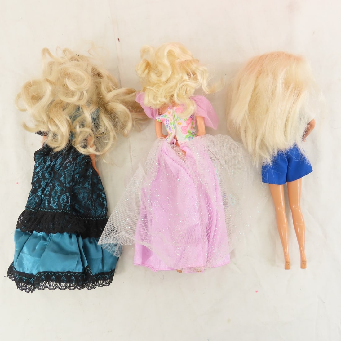 20+ 1980-2000's Barbie Dolls-Blonde - some stands - 3