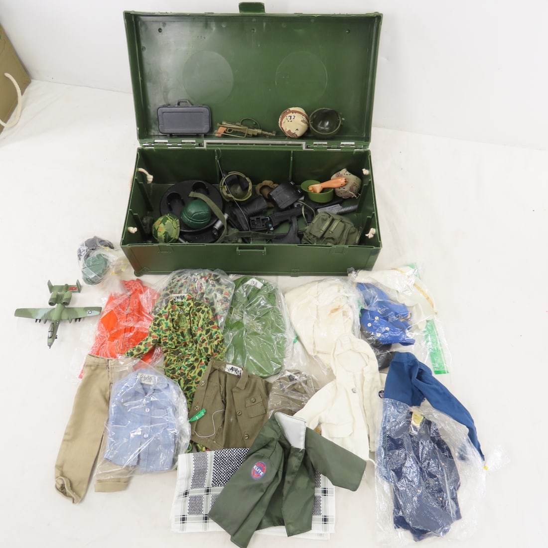 GI Joe, Ultimate Soldier & Soldiers Of the World - 12