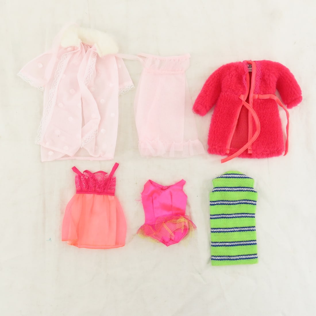 3 Bubblecut Barbies and Black Label Clothing - 14