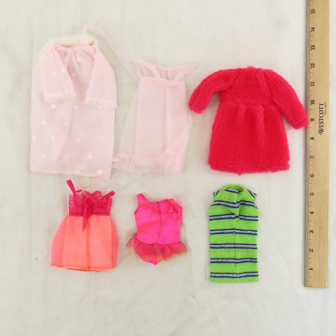 3 Bubblecut Barbies and Black Label Clothing - 15