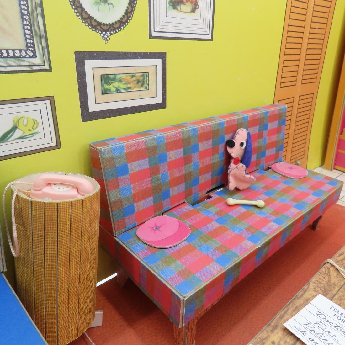 Original 1962 Barbie Dream House - 10